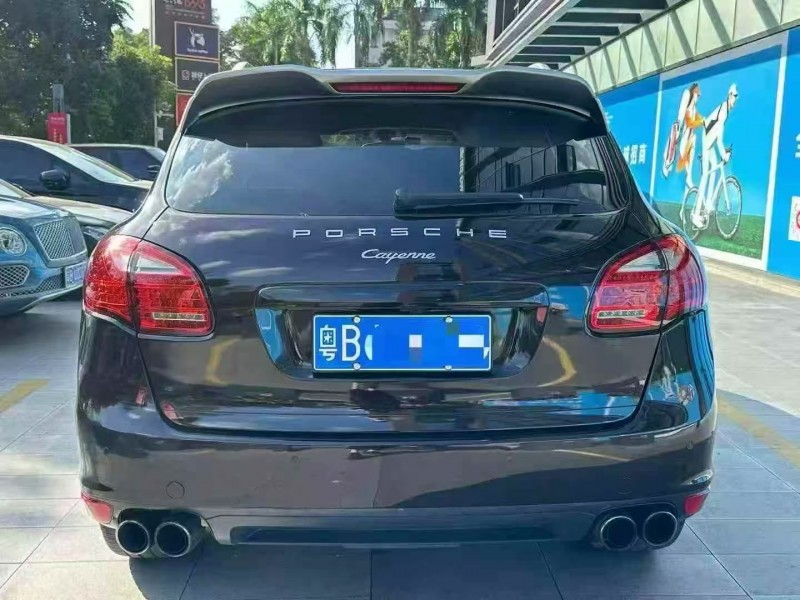 广州14年保时捷卡宴9