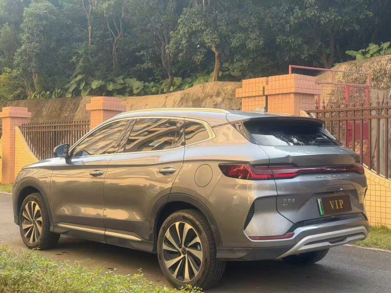 广州23年比亚迪宋8