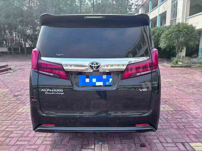 赣州19年丰田埃尔法8