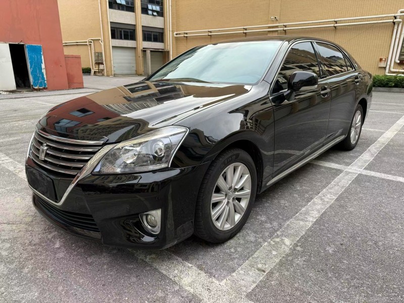 广州14年丰田皇冠3