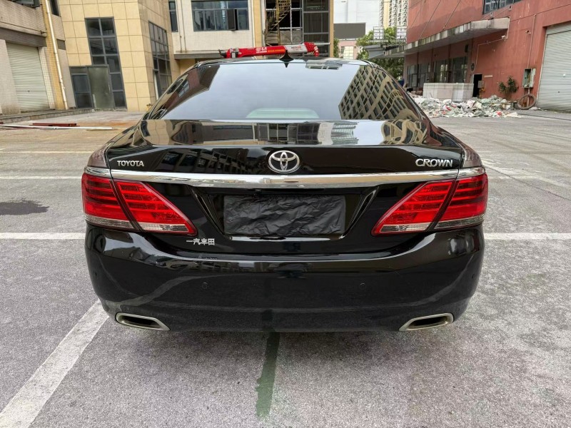 广州14年丰田皇冠9