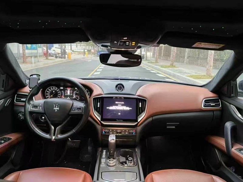 广州22年玛莎拉蒂Ghibli5