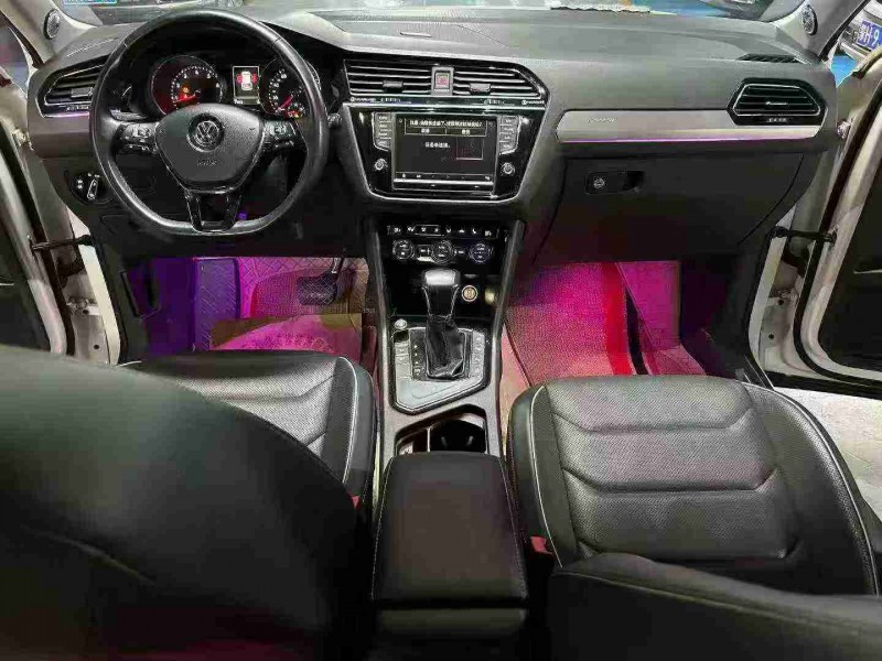 成都17年大众途观4