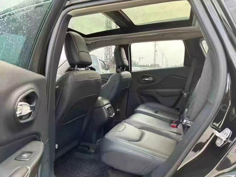 汕头20年Jeep自由光6