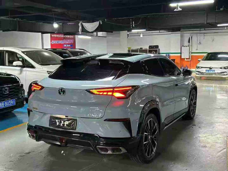 成都23年长安汽车UNI8