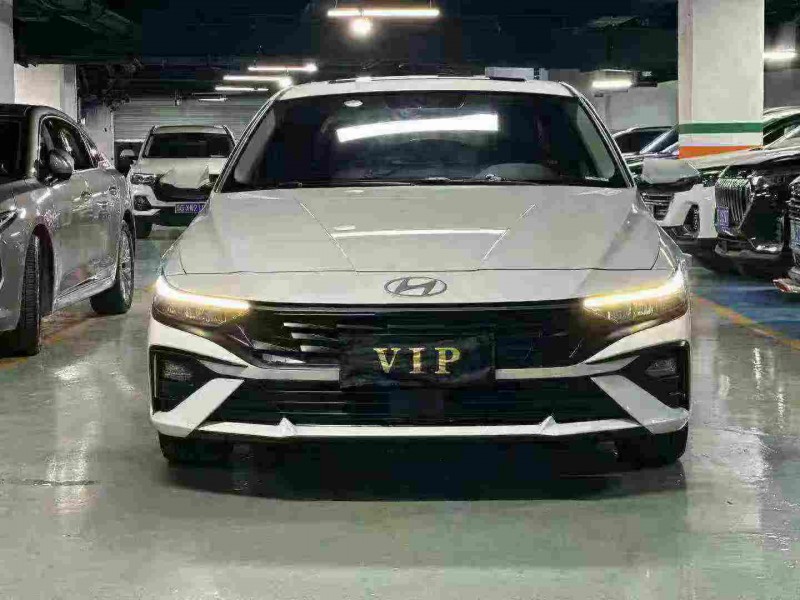 成都24年现代伊兰特1