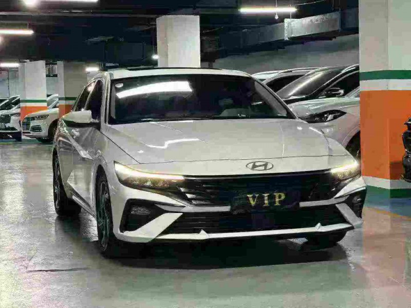 成都24年现代伊兰特3