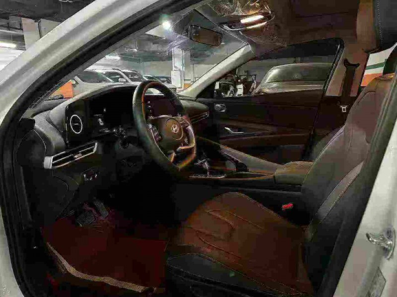 成都24年现代伊兰特4