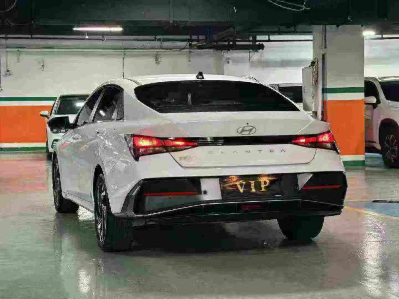 成都24年现代伊兰特9