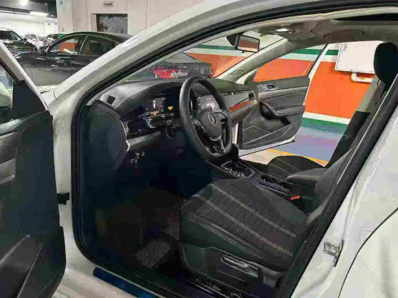 成都24年大众朗逸4