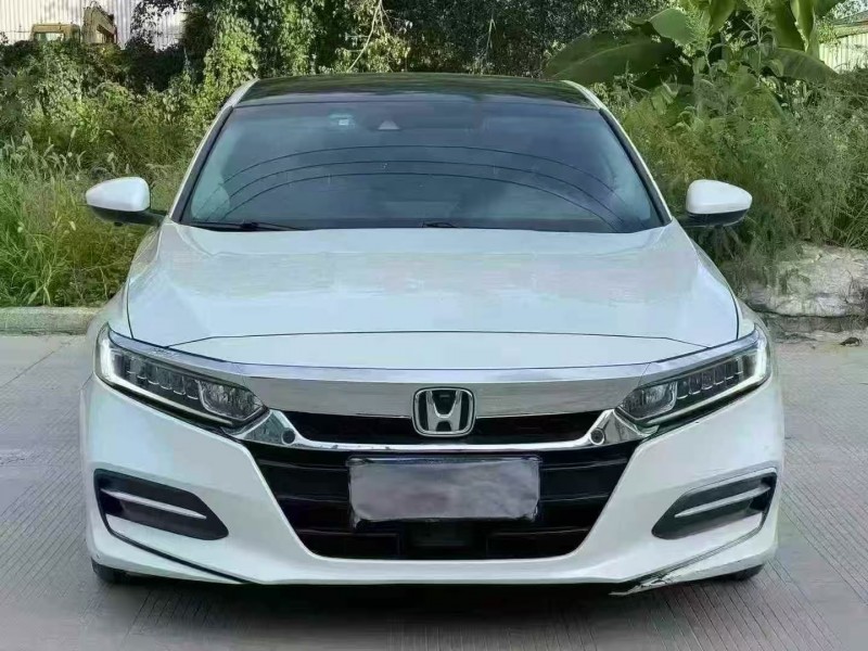 汕头17年本田雅阁1