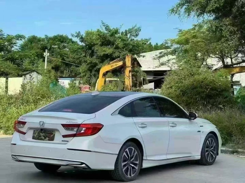 汕头17年本田雅阁8