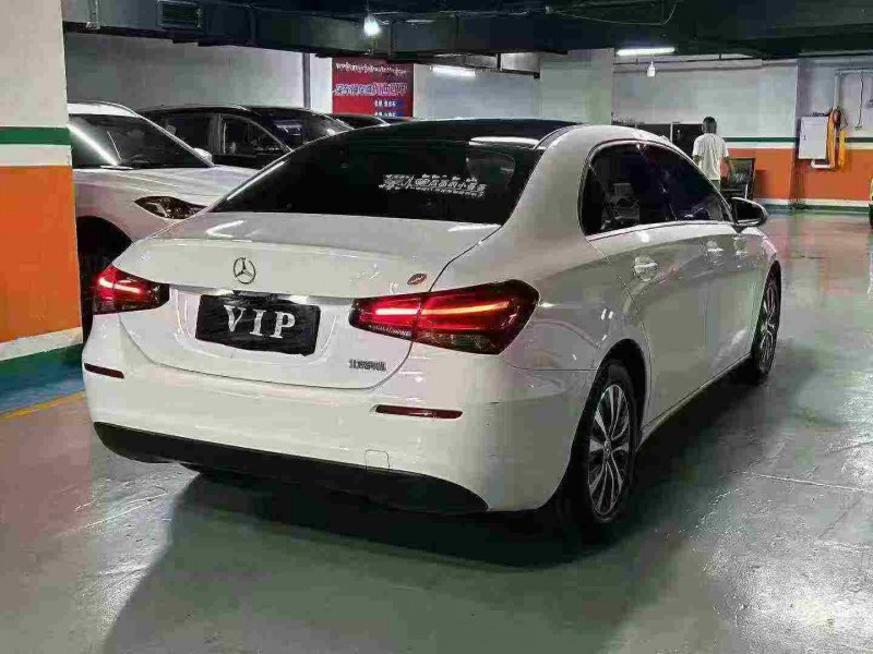 成都19年奔驰A7
