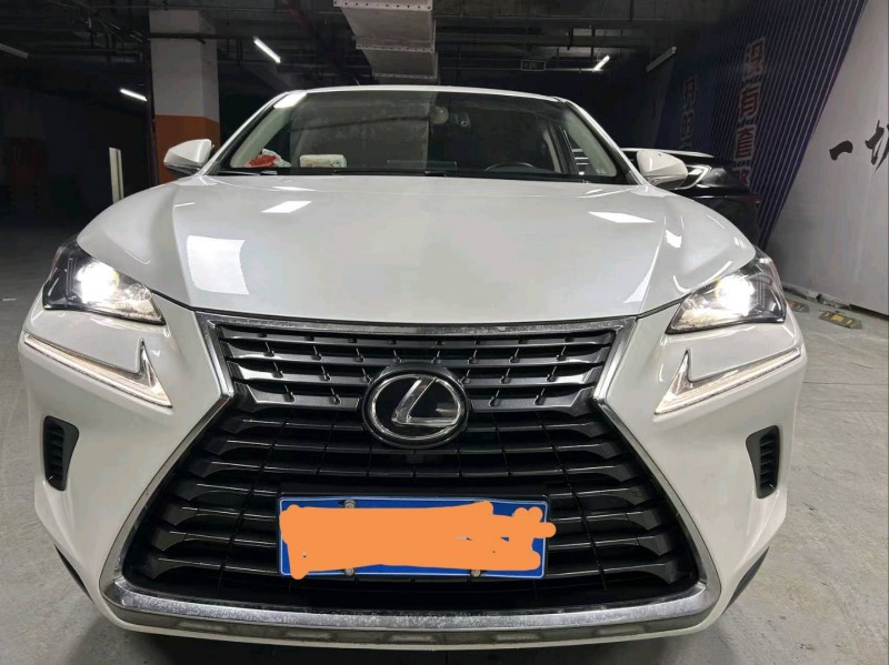 成都18年雷克萨斯NX1