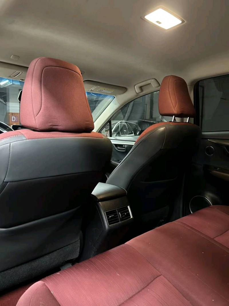 成都18年雷克萨斯NX4