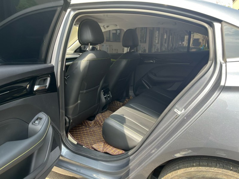 玉溪23年荣威i52