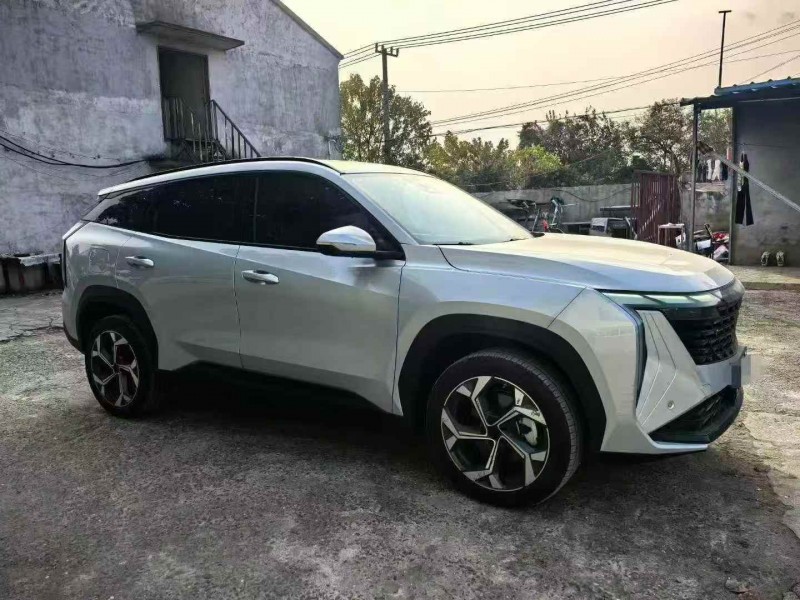 淮安24年吉利博越3