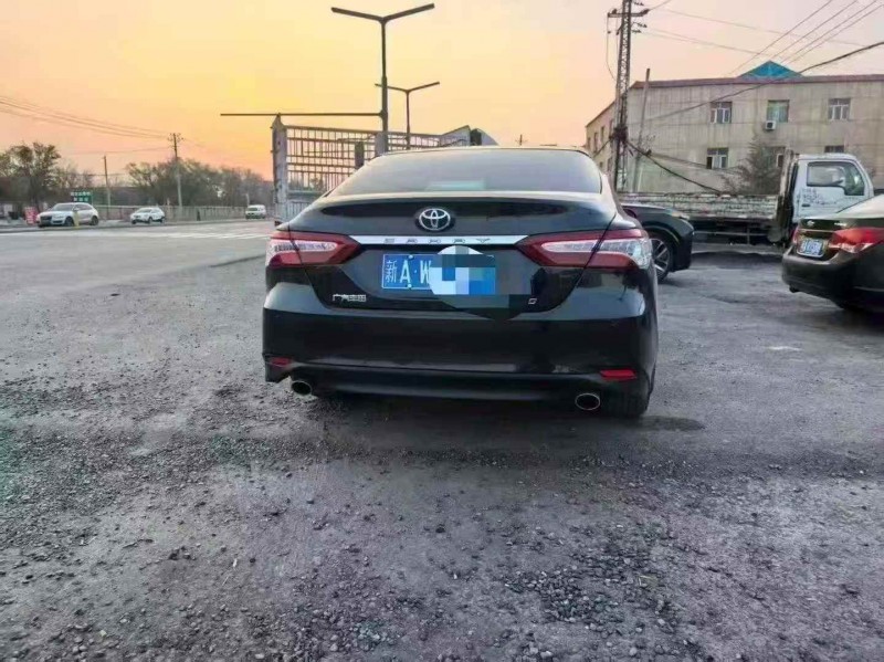 乌鲁木齐20年丰田凯美瑞3