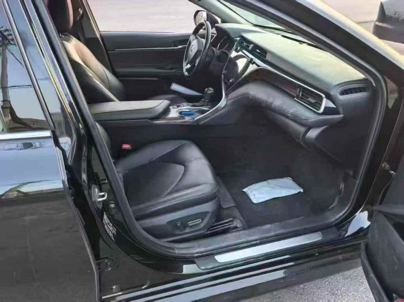 乌鲁木齐20年丰田凯美瑞4