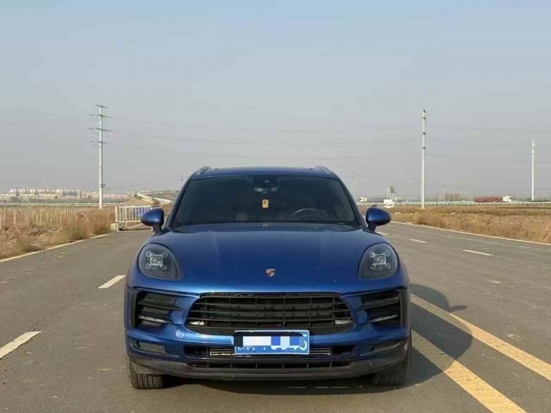 乌鲁木齐20年保时捷Macan1