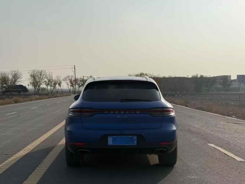 乌鲁木齐20年保时捷Macan5