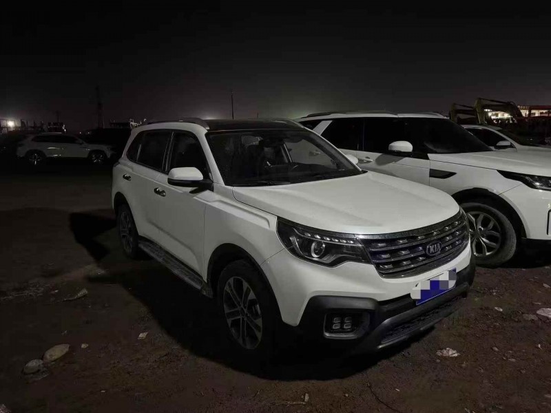 乌鲁木齐21年起亚智跑2