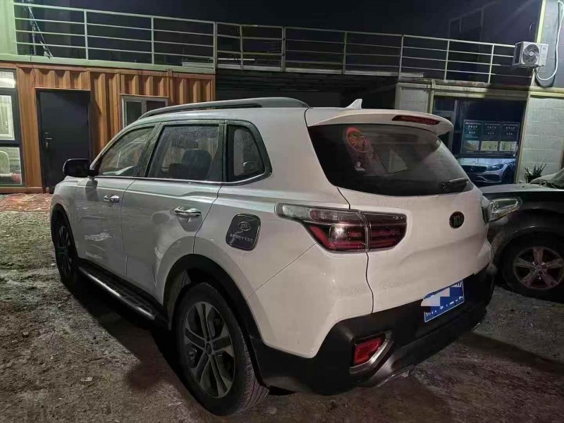 乌鲁木齐21年起亚智跑4