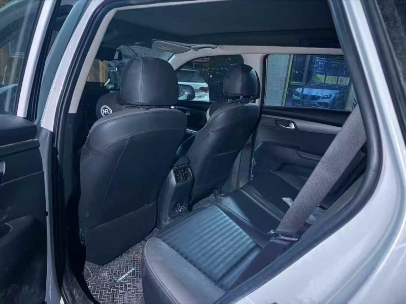 乌鲁木齐21年起亚智跑9