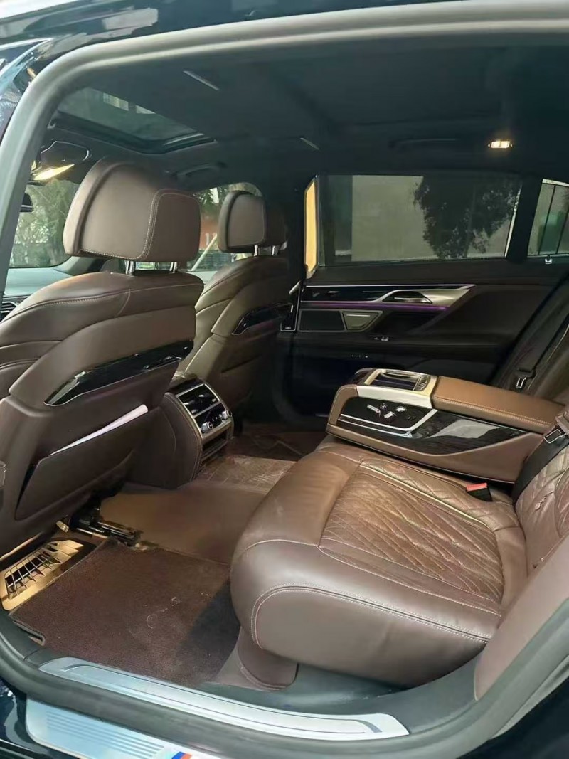 广州22年宝马7系5