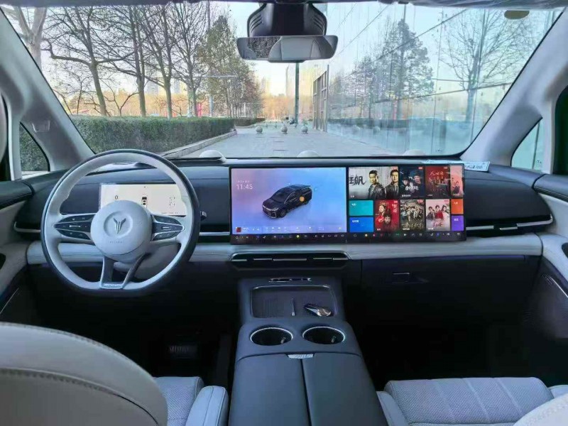 唐山25年岚图汽车梦想家3