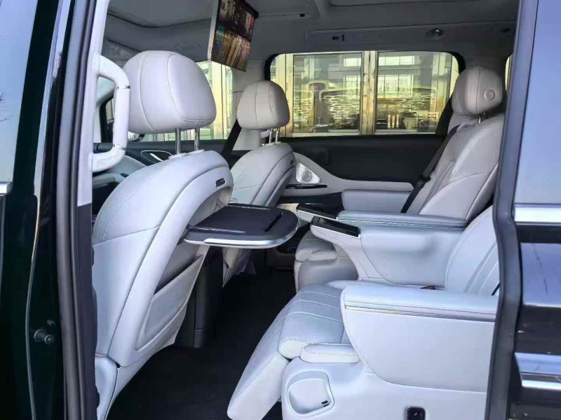 唐山25年岚图汽车梦想家6