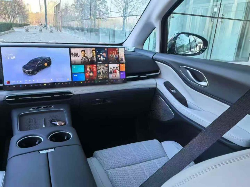 唐山25年岚图汽车梦想家7