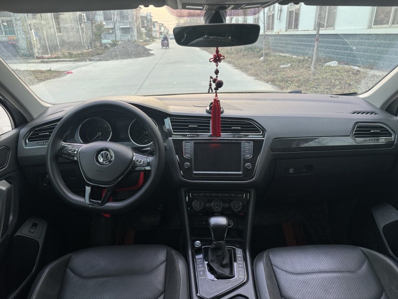 新乡18年大众途观5