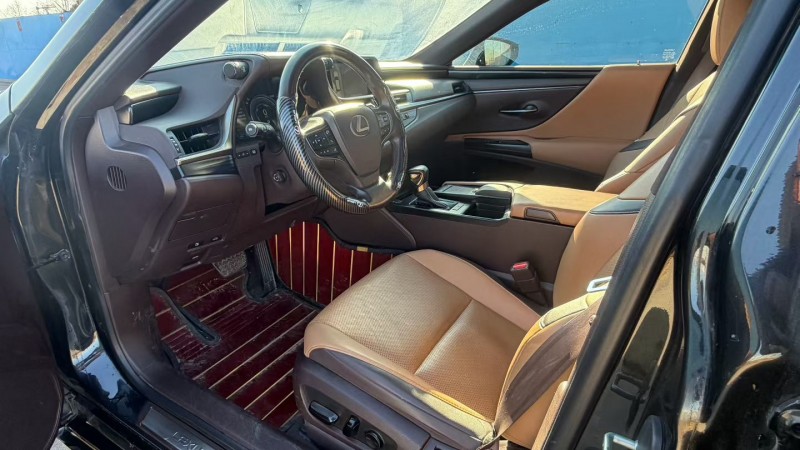 青岛21年雷克萨斯ES5