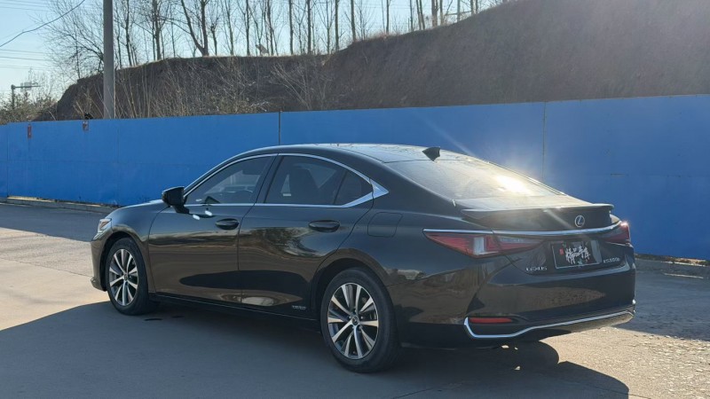 青岛21年雷克萨斯ES6