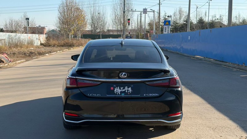 青岛21年雷克萨斯ES8