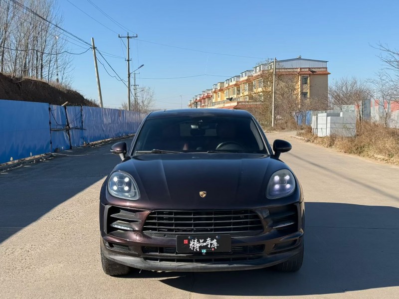 青岛20年保时捷Macan1