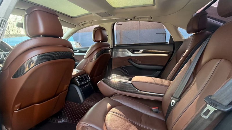 青岛15年奥迪A8L5