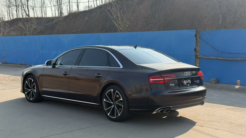 青岛15年奥迪A8L7