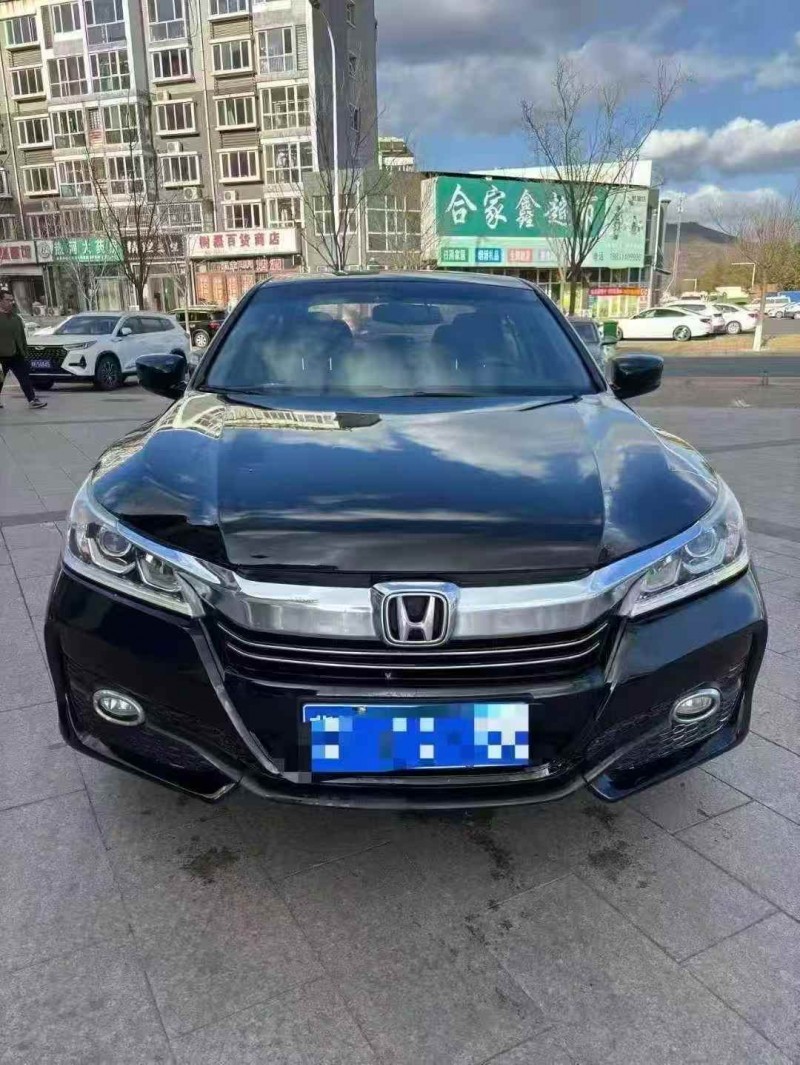 秦皇岛16年本田雅阁1