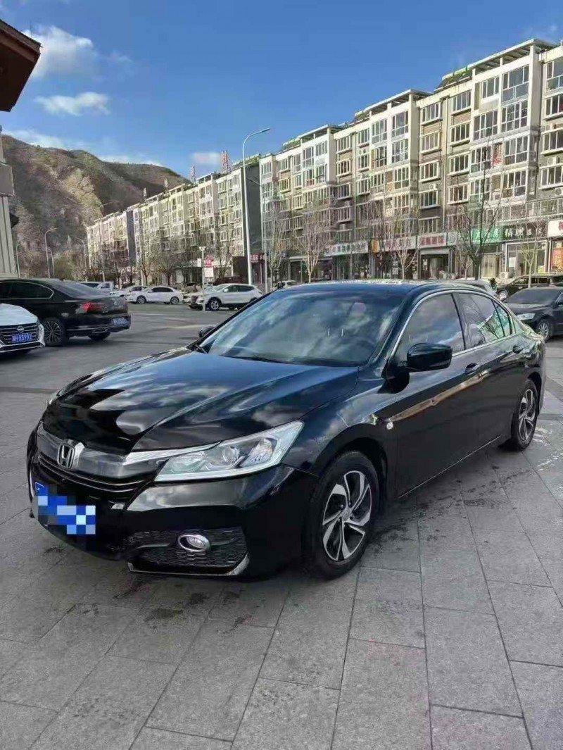 秦皇岛16年本田雅阁3