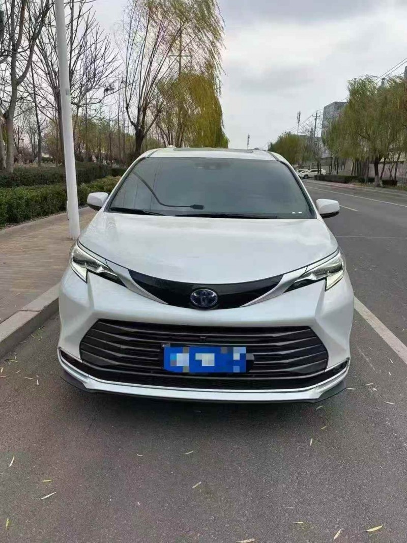 淄博24年丰田塞纳1