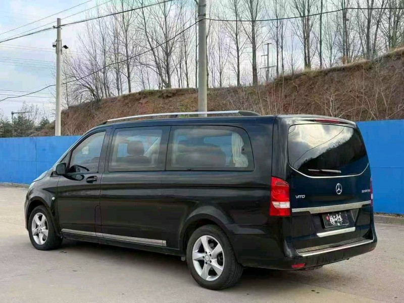 济宁18年奔驰威霆7