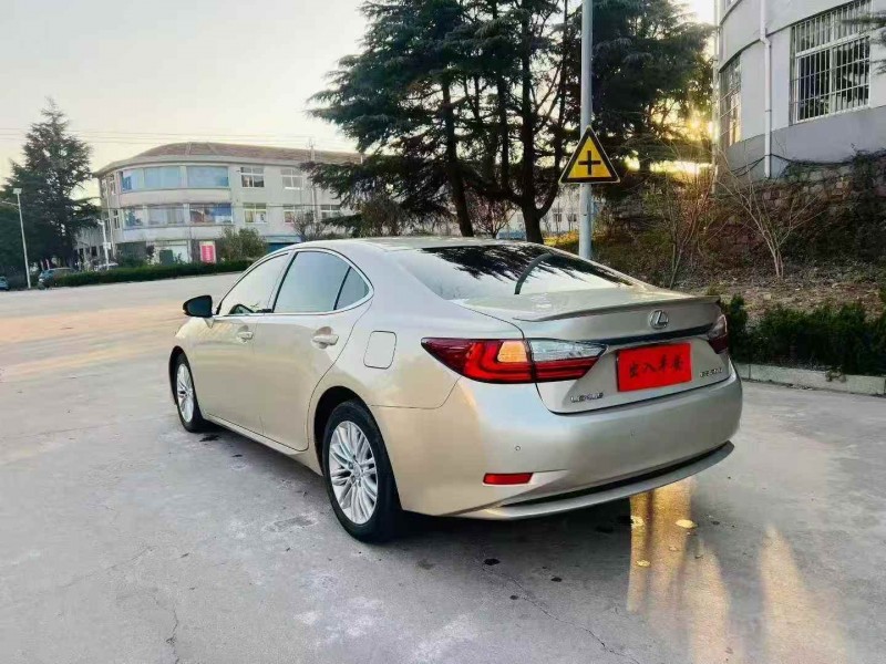 潍坊18年雷克萨斯ES8