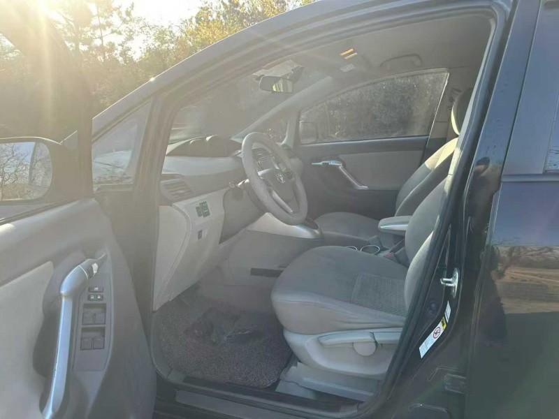 青岛17年丰田逸致5