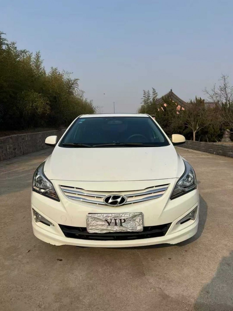 青岛17年现代瑞奕1