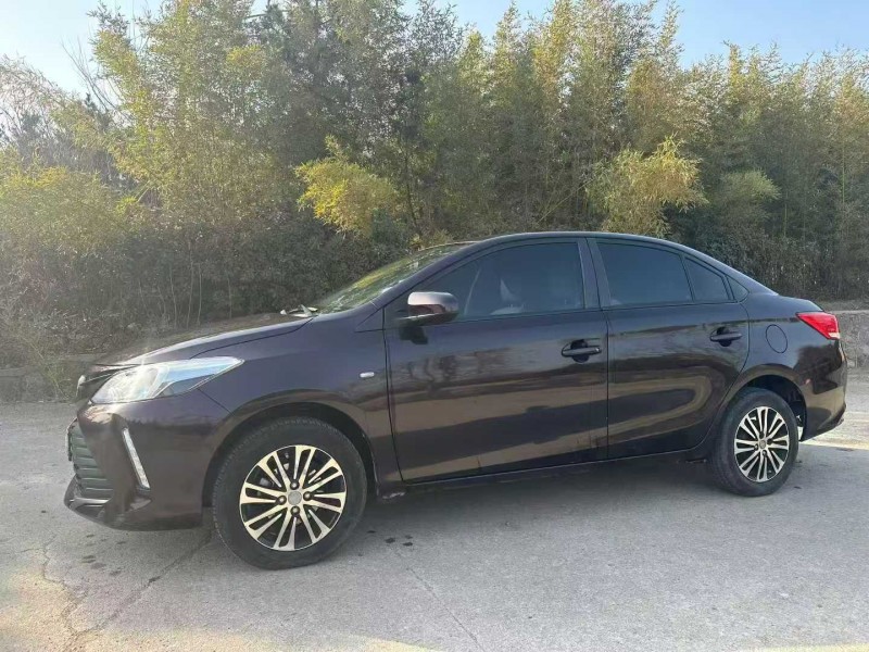 青岛17年丰田威驰2