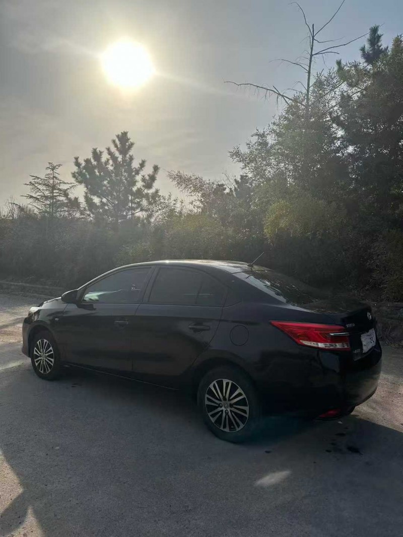 青岛17年丰田威驰7