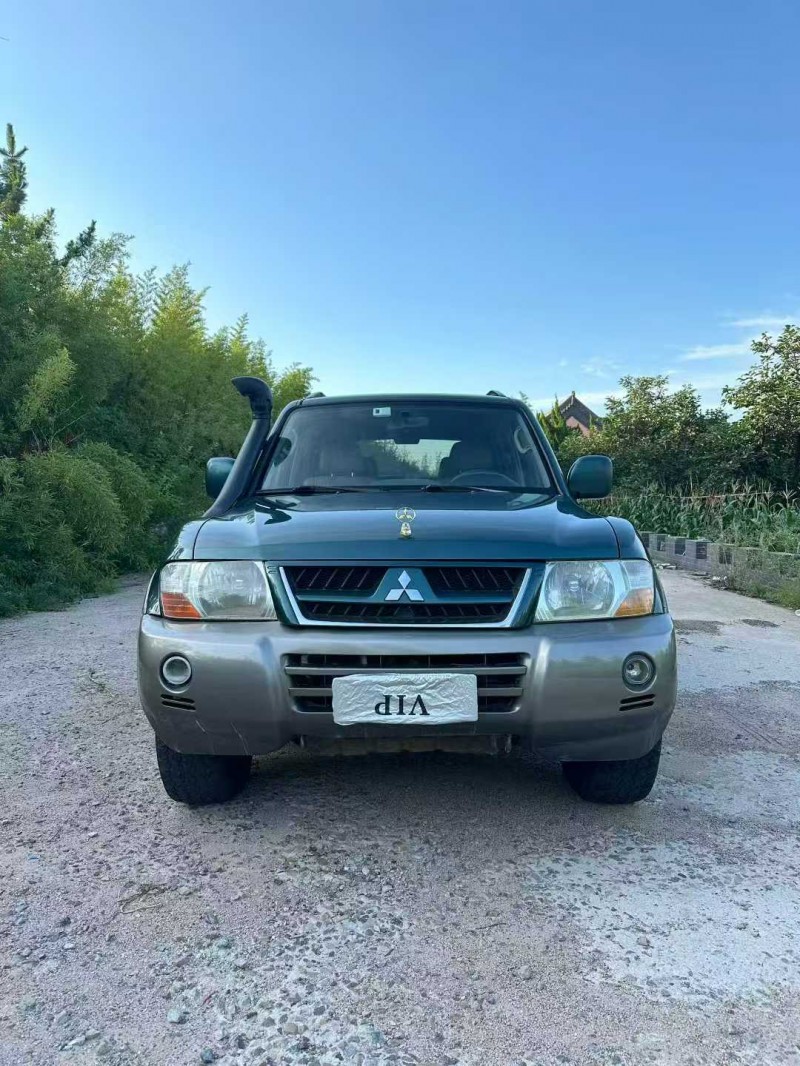 青岛07年三菱帕杰罗1