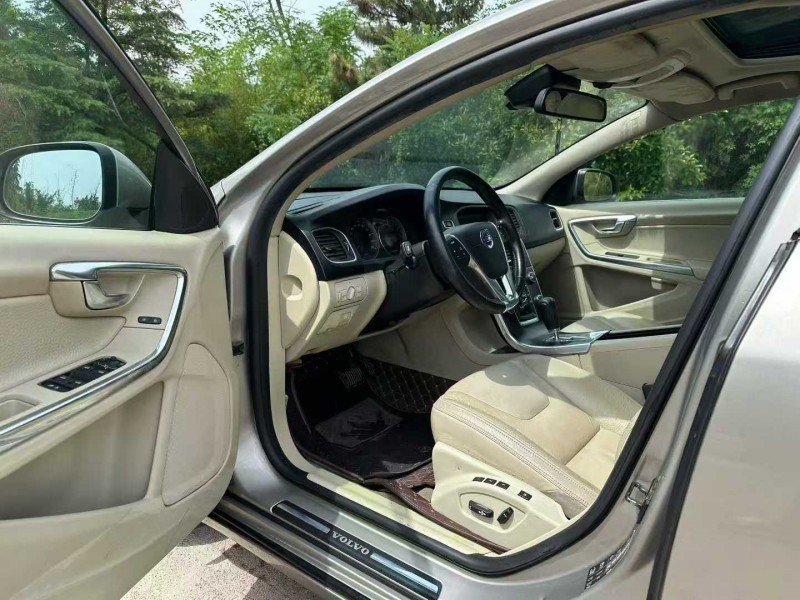 青岛12年沃尔沃S60L4